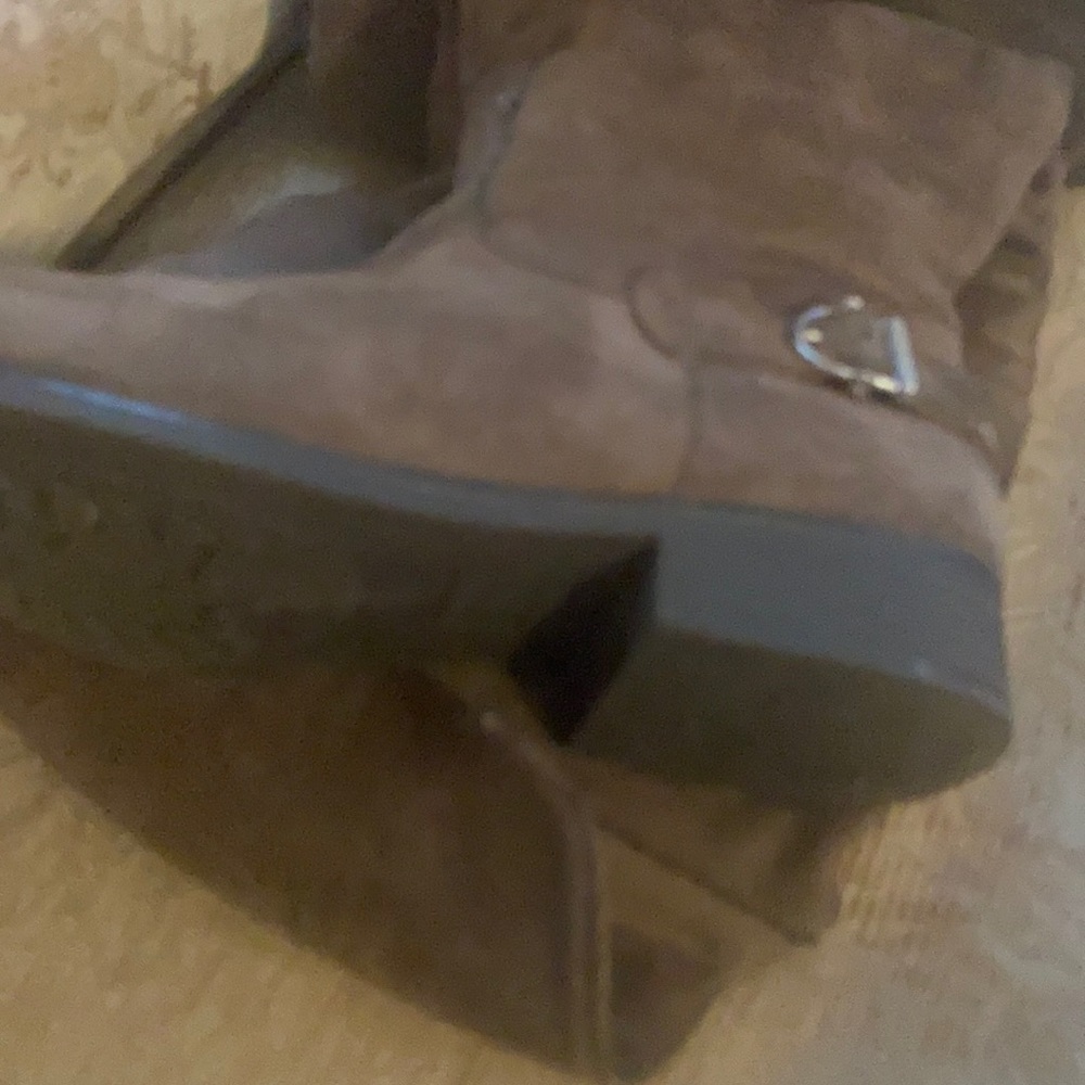 Suede boots
